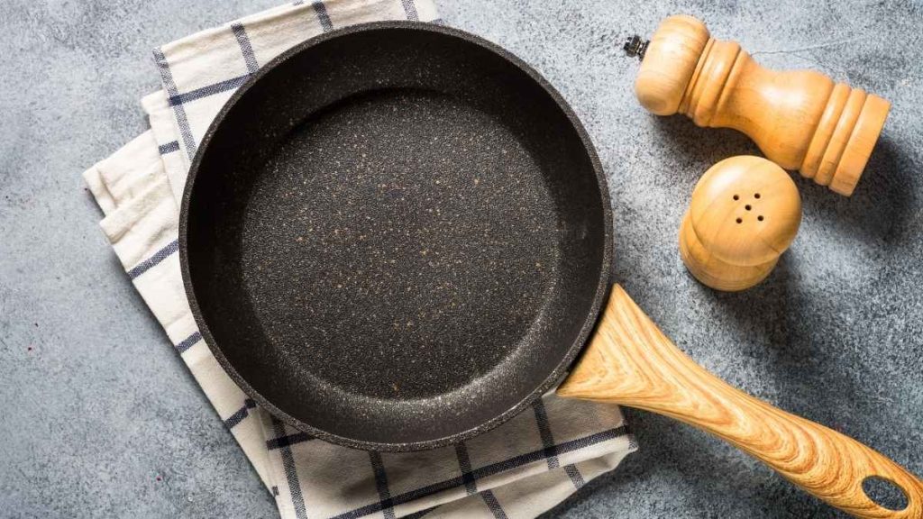 Is It Safe To Use A Scratched Non Stick Pan Valid Kitchen