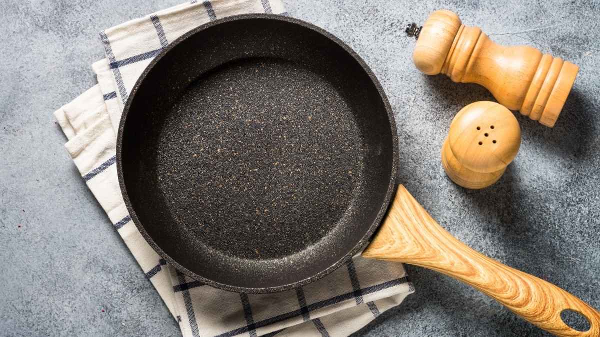 is it safe to use scratched nonstick pan